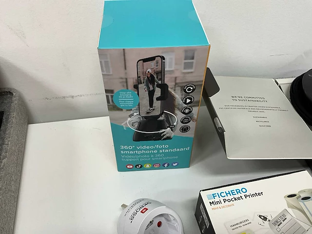 Partij elektronische apparaten en accessoires - afbeelding 2 van  10