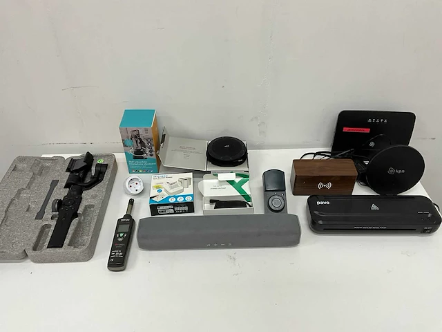 Partij elektronische apparaten en accessoires - afbeelding 1 van  10