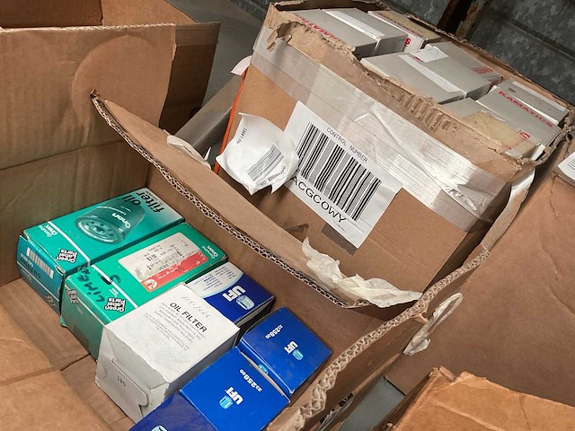 Partij engine air and oil filters - afbeelding 3 van  4