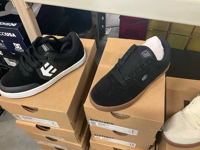 Partij etnies kinderschoenen (21x) - afbeelding 2 van  9