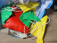 Partij feestartikelen o.a. party/kerstverlichting & vlaggetjes - afbeelding 4 van  9