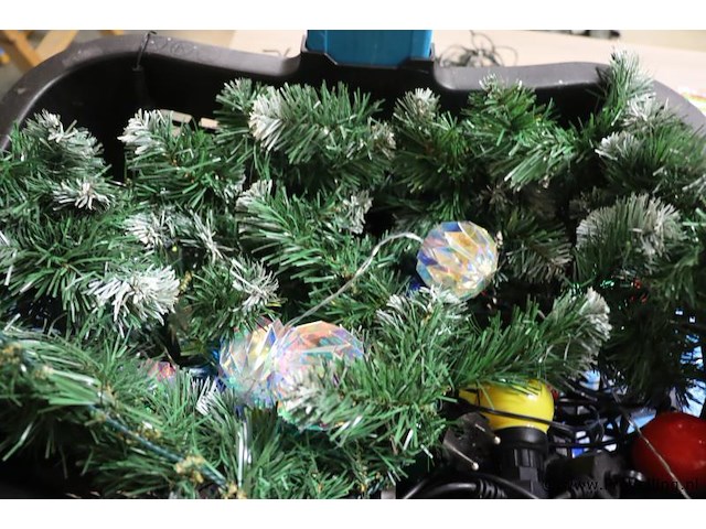 Partij feestartikelen o.a. party/kerstverlichting & vlaggetjes - afbeelding 8 van  9