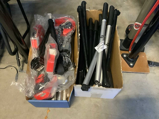 Partij fiets accessoires - afbeelding 2 van  3