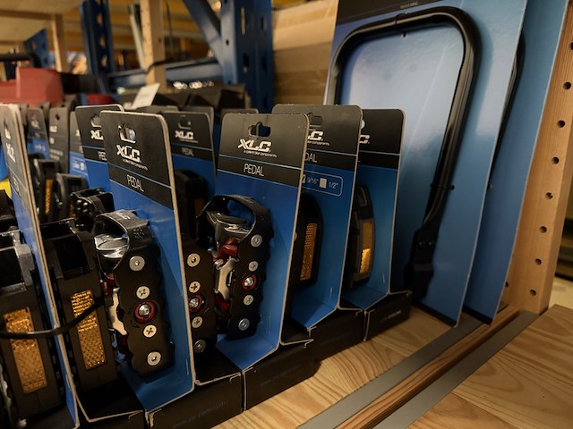 Partij fiets artikelen ca. 34x w.o. fietspedalen, xlc - afbeelding 2 van  10