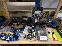 Partij fiets artikelen ca. 48x w.o. fietslampen, fietstassen, spiegels, w.o. basil, bobike, newlooxs, xlc - afbeelding 3 van  19