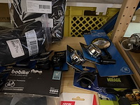 Partij fiets artikelen ca. 48x w.o. fietslampen, fietstassen, spiegels, w.o. basil, bobike, newlooxs, xlc - afbeelding 11 van  19