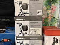 Partij fiets artikelen ca. 48x w.o. fietslampen, fietstassen, spiegels, w.o. basil, bobike, newlooxs, xlc - afbeelding 14 van  19