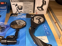 Partij fiets artikelen ca. 48x w.o. fietslampen, fietstassen, spiegels, w.o. basil, bobike, newlooxs, xlc - afbeelding 15 van  19