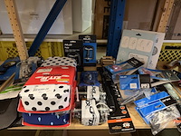 Partij fiets artikelen ca. 48x w.o. fietslampen, zadelhoezen, fietspedalen, w.o. selle italia, xlc, urban iki - afbeelding 2 van  19