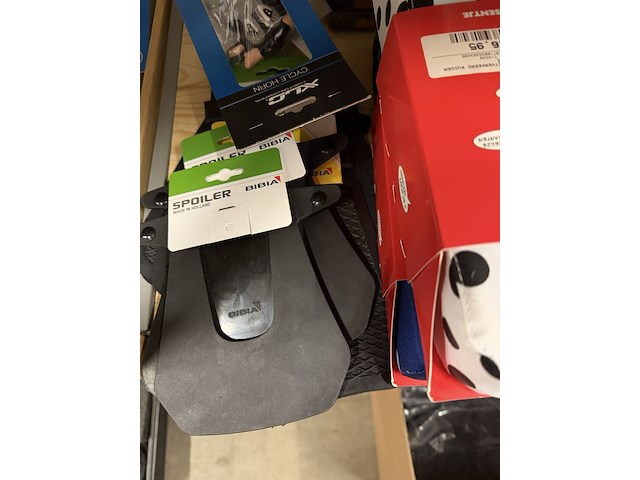 Partij fiets artikelen ca. 48x w.o. fietslampen, zadelhoezen, fietspedalen, w.o. selle italia, xlc, urban iki - afbeelding 4 van  19