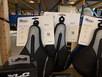 Partij fiets artikelen ca. 48x w.o. fietslampen, zadelhoezen, fietspedalen, w.o. selle italia, xlc, urban iki - afbeelding 14 van  19