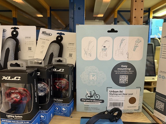 Partij fiets artikelen ca. 48x w.o. fietslampen, zadelhoezen, fietspedalen, w.o. selle italia, xlc, urban iki - afbeelding 16 van  19