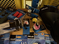 Partij fiets artikelen ca. 52x w.o. fietslampen, fietsbellen, grepen, w.o. xlc, urban iki, union - afbeelding 16 van  17