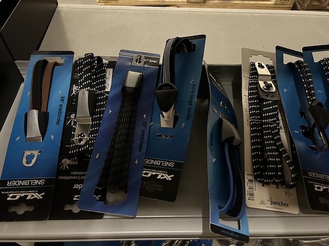 Partij fiets artikelen en onderdelen (4x inhoud stellingvak) w.o. selle royal, xlc, widek - afbeelding 7 van  11