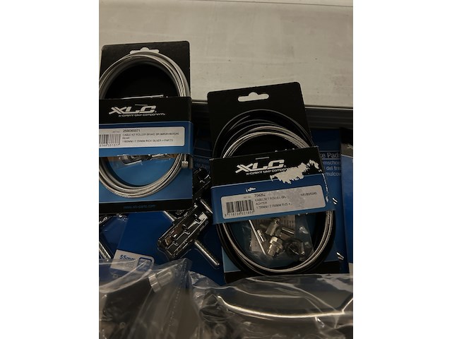 Partij fiets artikelen en onderdelen (4x inhoud stellingvak) w.o. selle royal, xlc, widek - afbeelding 10 van  11