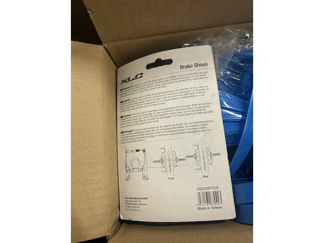 Partij fiets artikelen en onderdelen w.o. axa, schwalbe, xlc - afbeelding 8 van  8