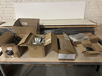 Partij fiets artikelen en onderdelen w.o. bagagedrager, fietsverlichting - afbeelding 1 van  9