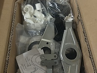 Partij fiets artikelen en onderdelen w.o. bagagedrager, fietsverlichting - afbeelding 4 van  9