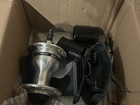 Partij fiets artikelen en onderdelen w.o. bagagedrager, fietsverlichting - afbeelding 7 van  9