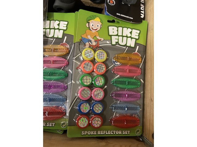 Partij fiets artikelen w.o. fietsbellen, grepen, slaaprollen w.o. yepp, xlc - afbeelding 3 van  12