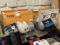 Partij fiets artikelen w.o. fietsbellen, grepen, slaaprollen w.o. yepp, xlc - afbeelding 7 van  12