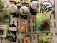 Partij fietsaccessoires bestaande uit o.a. fietsband, fietsbellen, atb verlichtingsets & kinderzitje - afbeelding 3 van  7