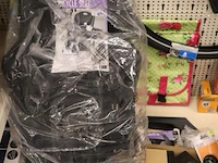 Partij fietsaccessoires bestaande uit o.a. fietsband, fietsbellen, atb verlichtingsets & kinderzitje - afbeelding 5 van  7