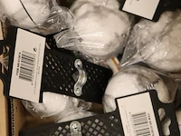 Partij fietsaccessoires bestaande uit o.a. fietsband, fietsbellen, atb verlichtingsets & kinderzitje - afbeelding 7 van  7