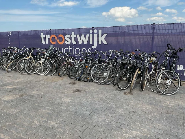 Partij fietsen (33x) - afbeelding 3 van  10