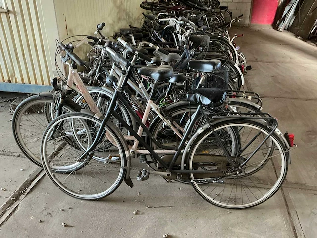 Partij fietsen - afbeelding 2 van  10