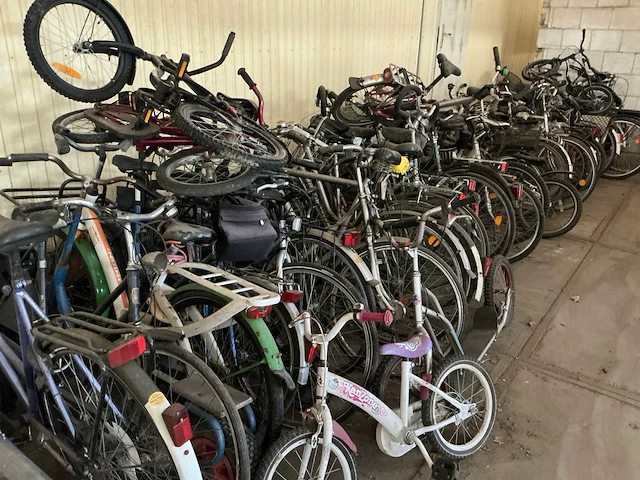 Partij fietsen - afbeelding 3 van  10