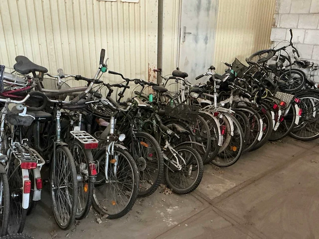Partij fietsen - afbeelding 7 van  10
