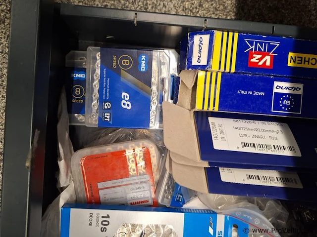 Partij fietsonderdelen o.a. kettingen - afbeelding 3 van  4