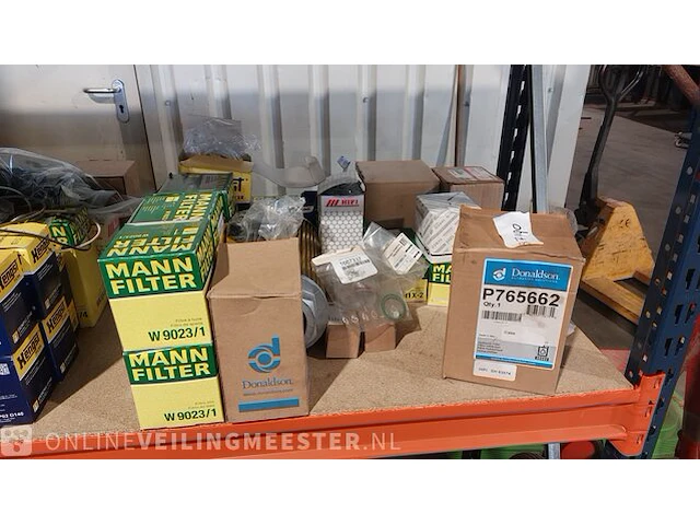 Partij filters o.a. hengst, mann filter - afbeelding 6 van  17