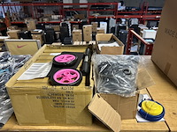 Partij fitness artikelen w.o. multifunctionele buikspierrollers - afbeelding 1 van  7