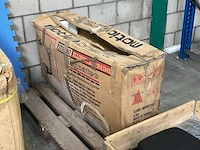 Partij fitness(apparaten), toebehoren en onderdelen, 12 pallets - afbeelding 5 van  14