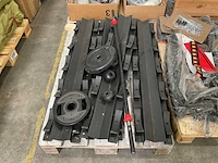 Partij fitness(apparaten), toebehoren en onderdelen, 12 pallets - afbeelding 7 van  14