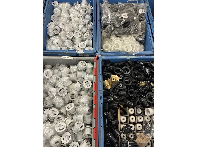 Partij fitting e27 inclusief bakken - afbeelding 1 van  5