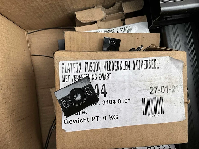 Partij flatfix / clickfit / enphase relais / solar edge zonnepaneel toebehoren - afbeelding 7 van  88