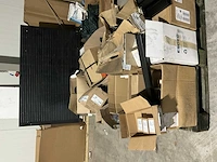 Partij flatfix / clickfit / enphase relais / solar edge zonnepaneel toebehoren - afbeelding 22 van  88