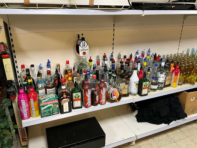 Partij flessen drank aangebroken (90x) - afbeelding 3 van  10