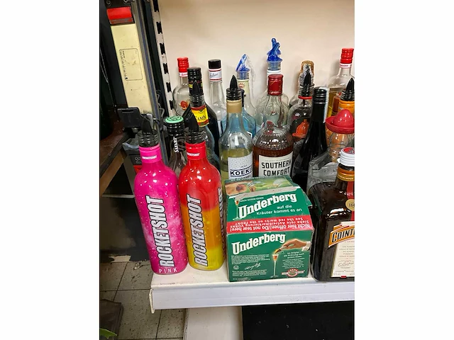 Partij flessen drank aangebroken (90x) - afbeelding 4 van  10