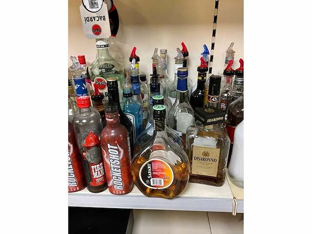 Partij flessen drank aangebroken (90x) - afbeelding 7 van  10