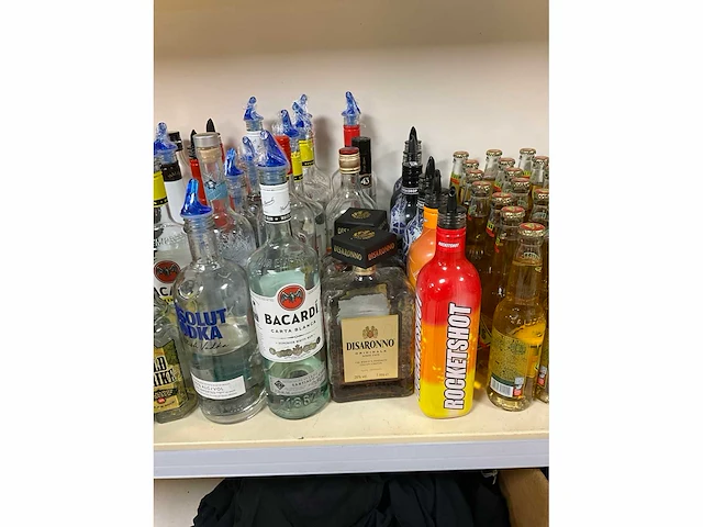 Partij flessen drank aangebroken (90x) - afbeelding 10 van  10