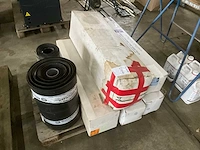 Partij flexibele slangen, keelkepergoot - afbeelding 2 van  5