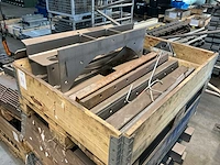 Partij frames, koppelstukken en balken - afbeelding 2 van  8