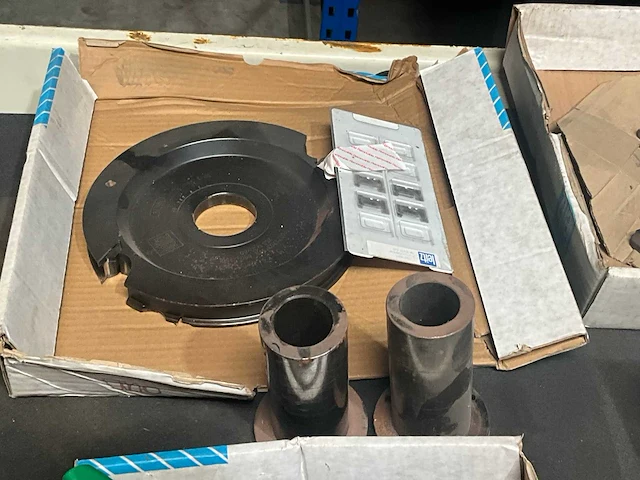Partij freesgereedschap - afbeelding 2 van  16