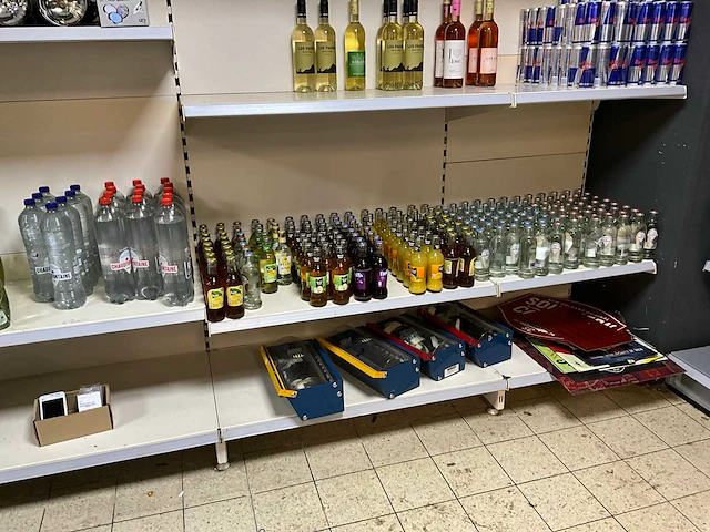 Partij frisdrank - afbeelding 1 van  6