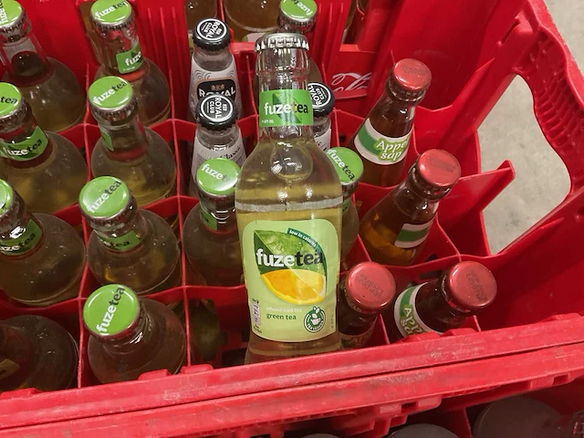 Partij frisdrank - afbeelding 8 van  9