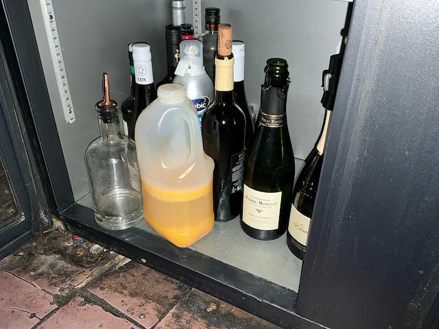 Partij frisdrank/bier en wijn - afbeelding 2 van  21